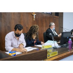 Vereadores de Campo Largo confirmam projeto para uso de crachá na administração pública